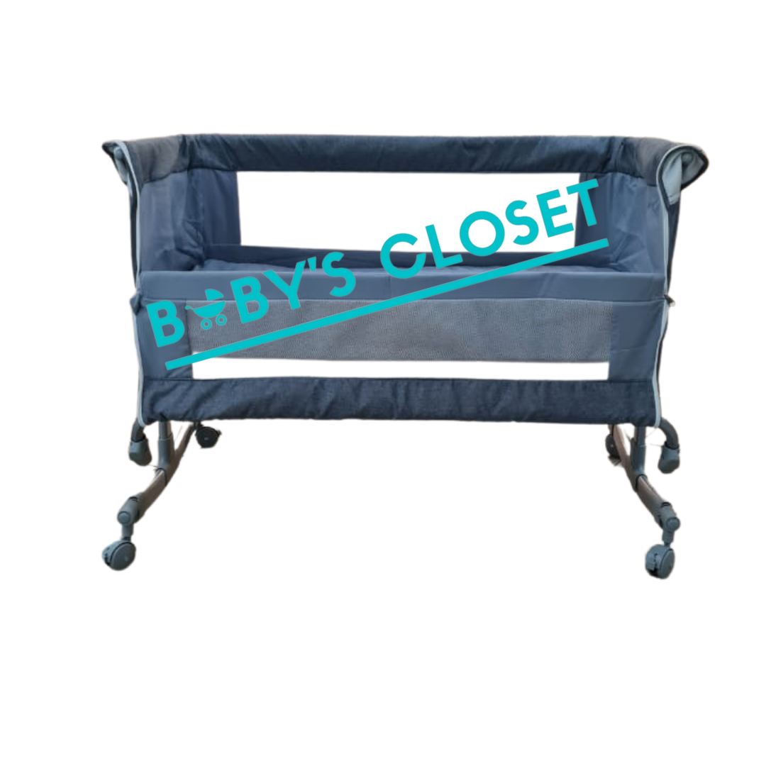 Co Sleeper Deluxe with Wheels and Rocking feature image 2