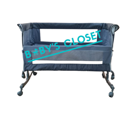 Co Sleeper Deluxe with Wheels and Rocking feature image 2