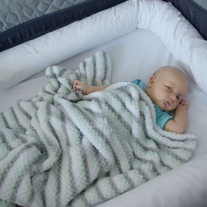 Snuggletime Honey Hive Fleece Blanket Green image 3